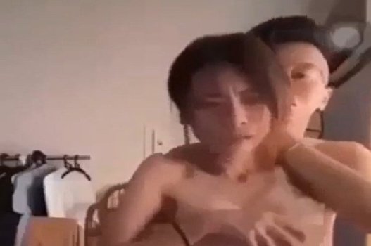 Hoang Cuu Bao e seu amante Linh Distributed Sex Videos