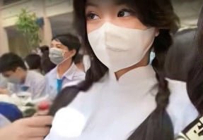 Hoang Nhan Chi Linh tem um corpo sexy